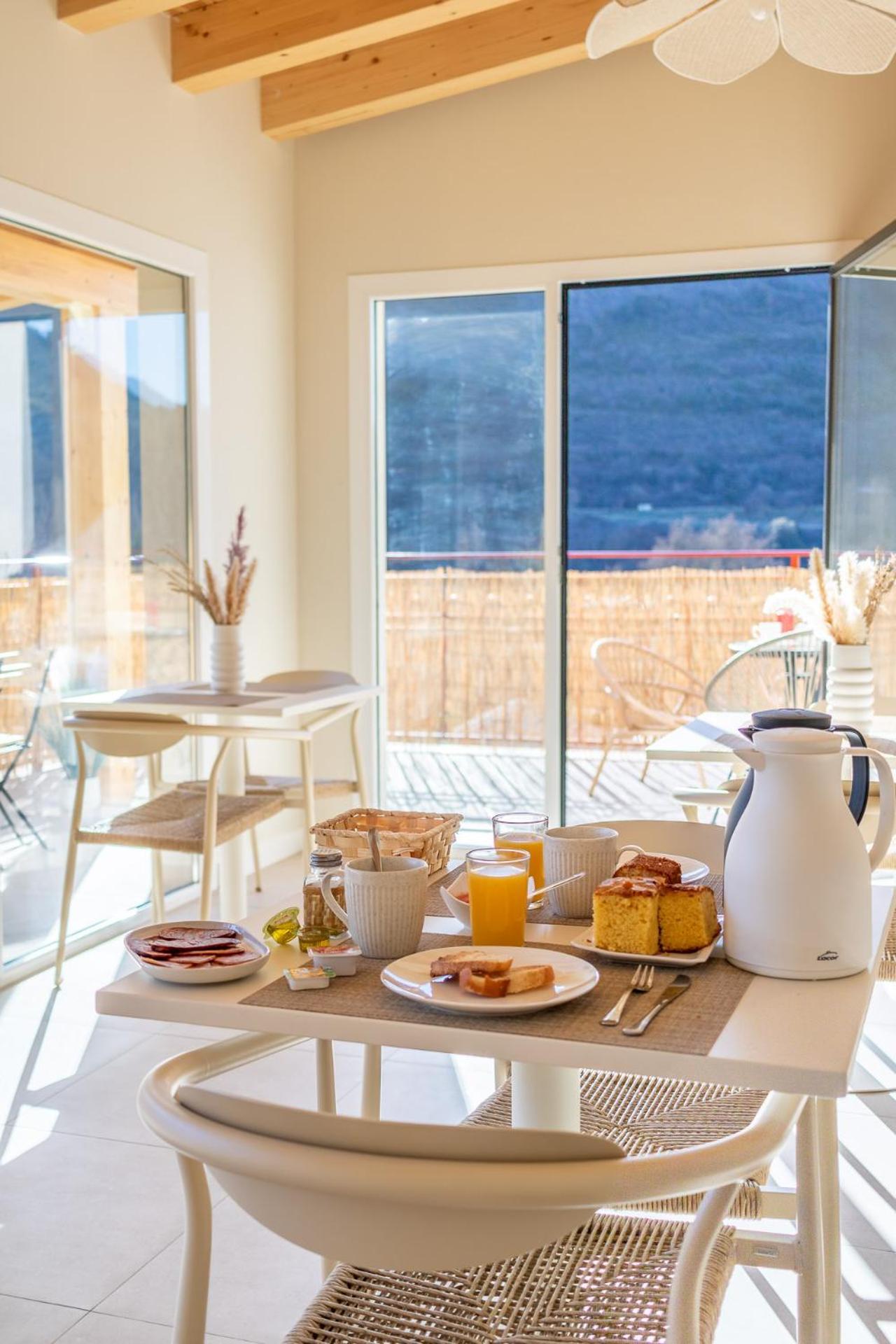 Hostal Lobrega Torrecilla en Cameros ภายนอก รูปภาพ
