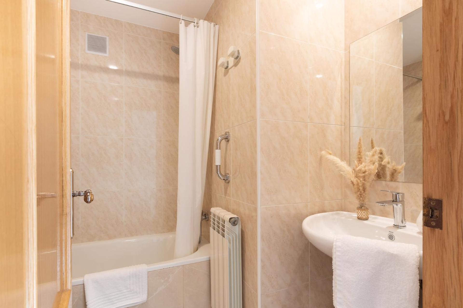 Hostal Lobrega Torrecilla en Cameros ภายนอก รูปภาพ