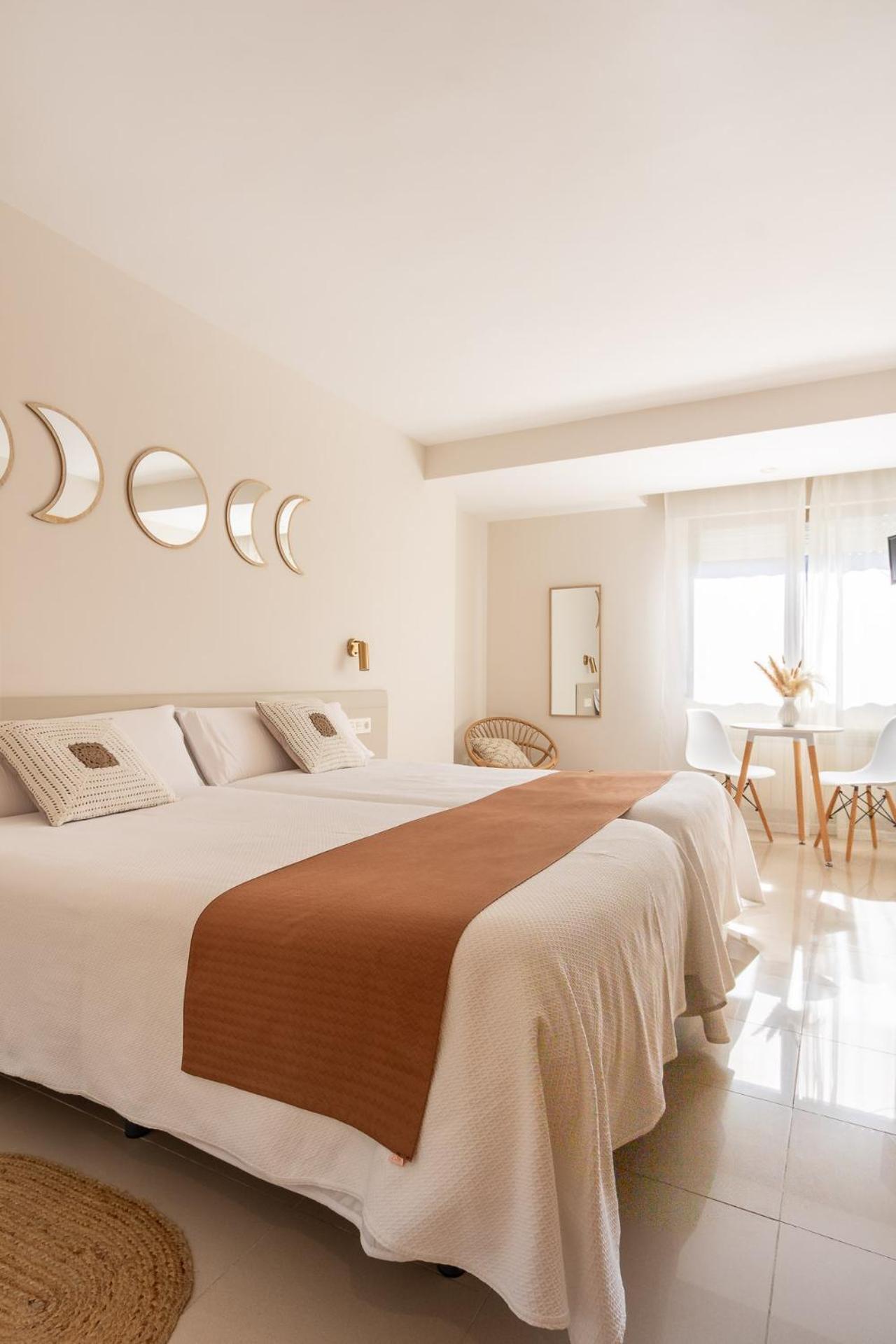 Hostal Lobrega Torrecilla en Cameros ภายนอก รูปภาพ