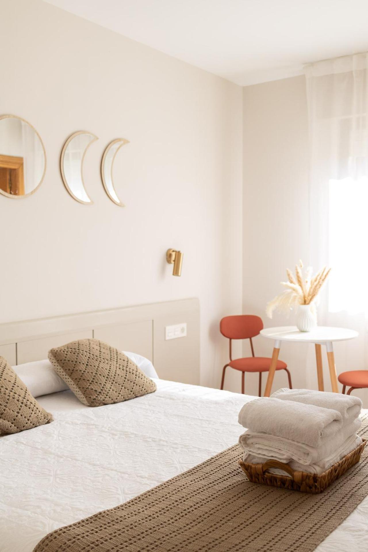 Hostal Lobrega Torrecilla en Cameros ภายนอก รูปภาพ