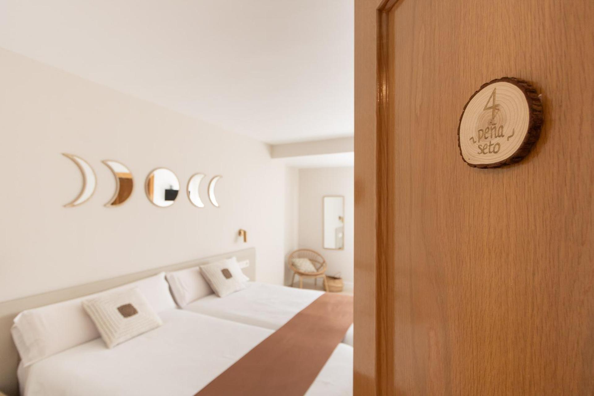 Hostal Lobrega Torrecilla en Cameros ภายนอก รูปภาพ