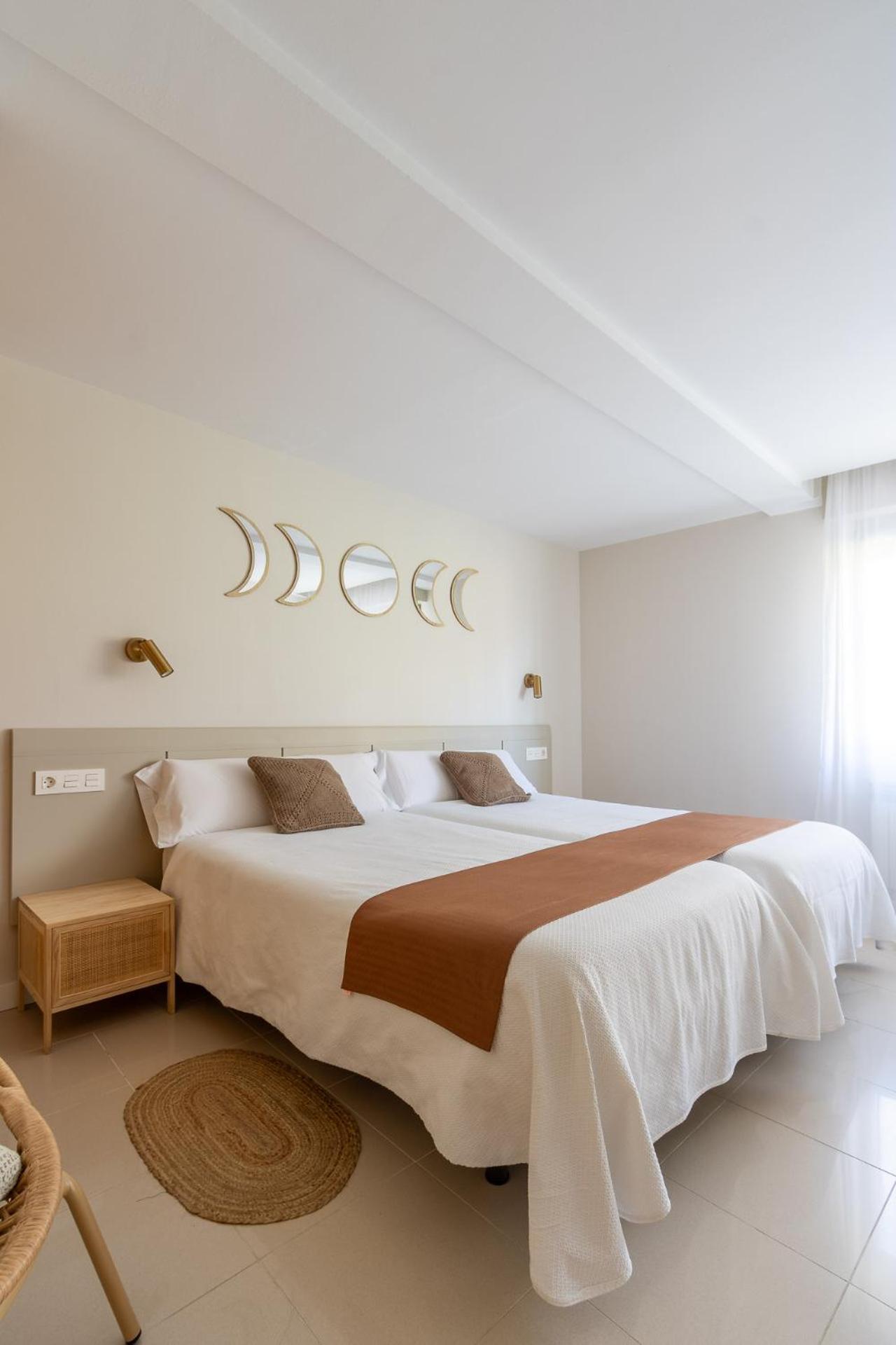 Hostal Lobrega Torrecilla en Cameros ภายนอก รูปภาพ